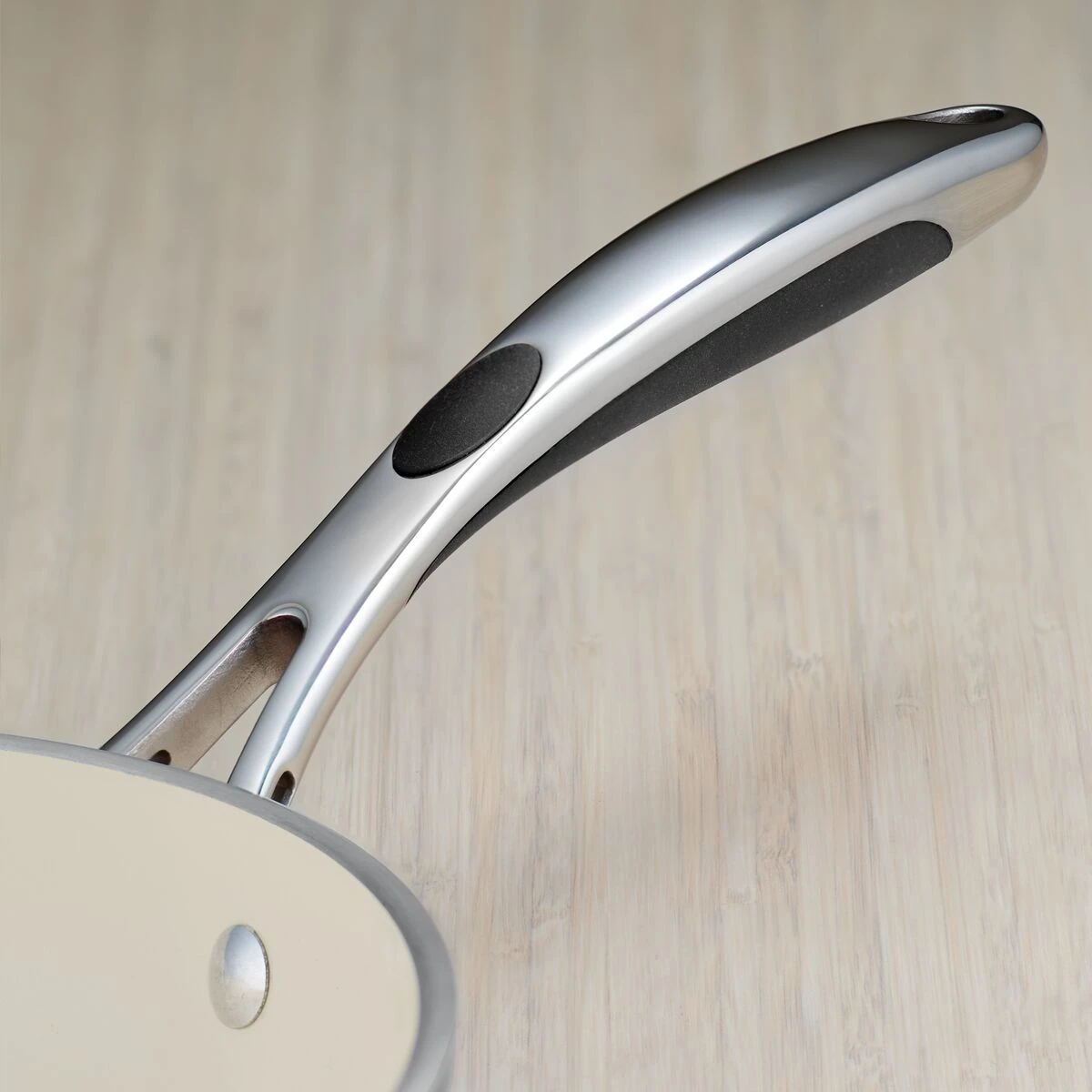 Tramontina 12 In Ceramic Fry Pan - Black 5 Tramontina 12 In Ceramic Fry Pan - Black - Image 5