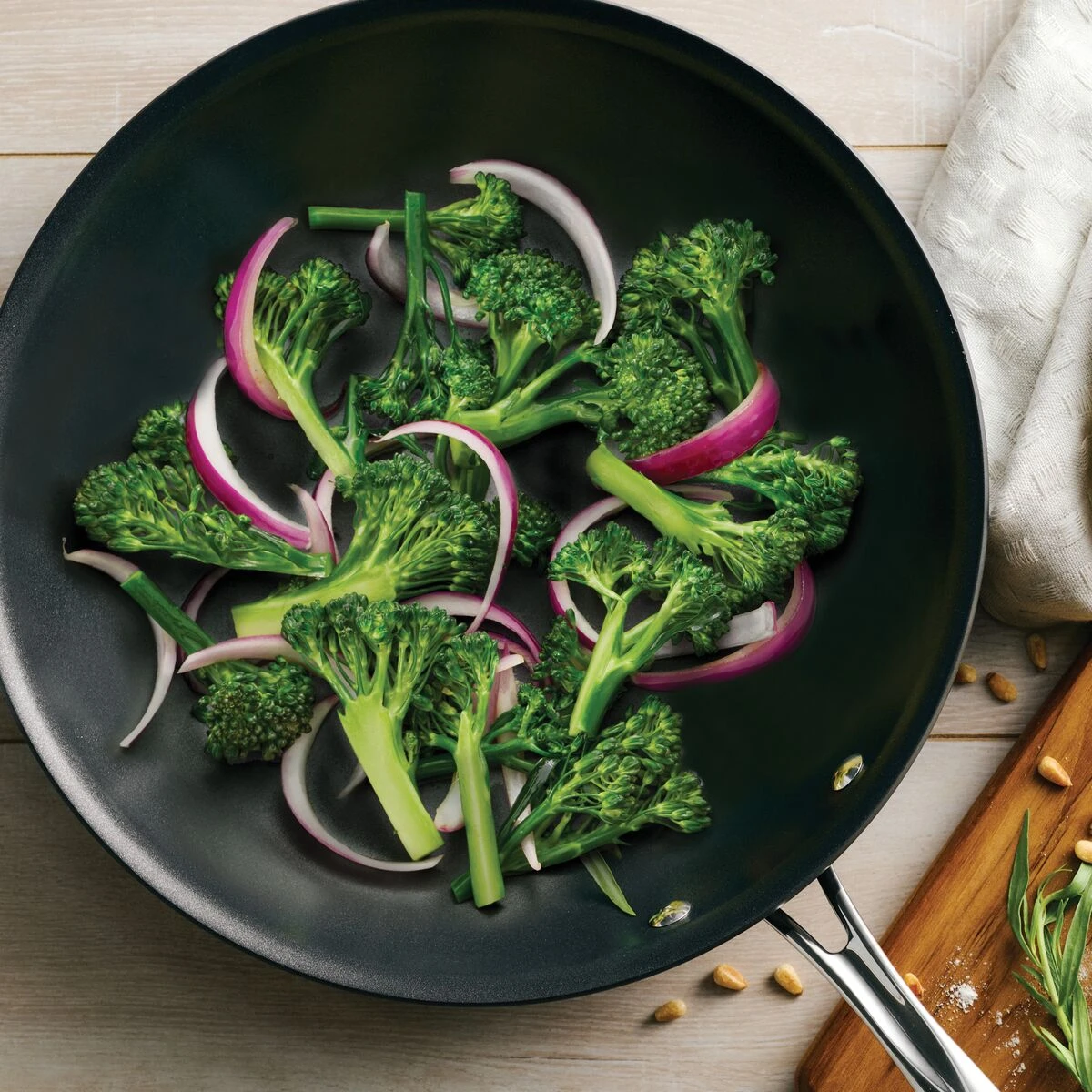 Tramontina Gourmet 12 In Hard Anodized Aluminum Nonstick Sauté Pan 1 Tramontina Gourmet 12 In Hard Anodized Aluminum Nonstick Sauté Pan