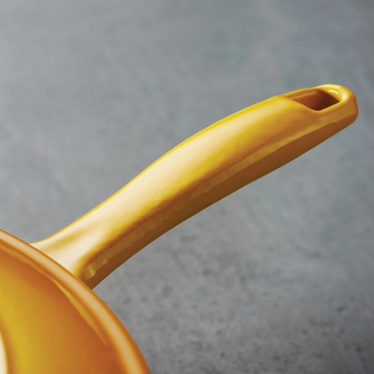 Tramontina 12 In Enameled Cast Iron Covered Skillet - Sunrise 4 Tramontina 12 In Enameled Cast Iron Covered Skillet - Sunrise - Image 4