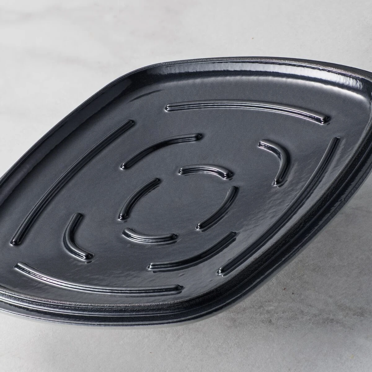 Tramontina Prisma 7 Qt Enameled Cast Iron Covered Square Dutch Oven - Matte Gray 3 Tramontina Prisma 7 Qt Enameled Cast Iron Covered Square Dutch Oven - Matte Gray - Image 3