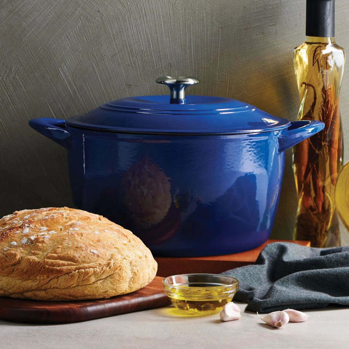 Tramontina 7 Qt Enameled Cast Iron Covered Tall Round Dutch Oven - Classic Blue 3 Tramontina 7 Qt Enameled Cast Iron Covered Tall Round Dutch Oven - Classic Blue - Image 3