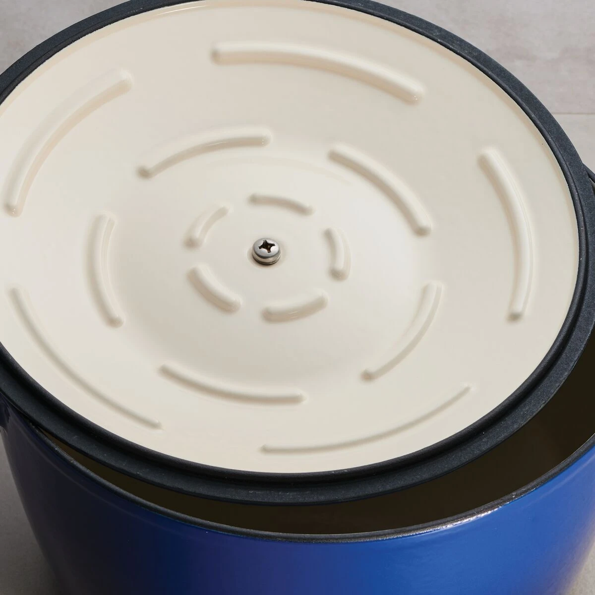 Tramontina 7 Qt Enameled Cast Iron Covered Tall Round Dutch Oven - Classic Blue 7 Tramontina 7 Qt Enameled Cast Iron Covered Tall Round Dutch Oven - Classic Blue - Image 7