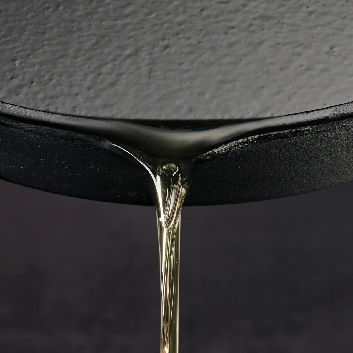 Tramontina Pre-seasoned Cast Iron 2 Pk Skillets With Silicone Grips 3 Tramontina Pre-seasoned Cast Iron 2 Pk Skillets With Silicone Grips - Image 3