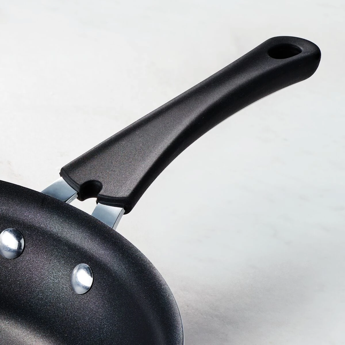 Tramontina 3 Pk Porcelain Enamel Fry Pans - Sage 5 Tramontina 3 Pk Porcelain Enamel Fry Pans - Sage - Image 5